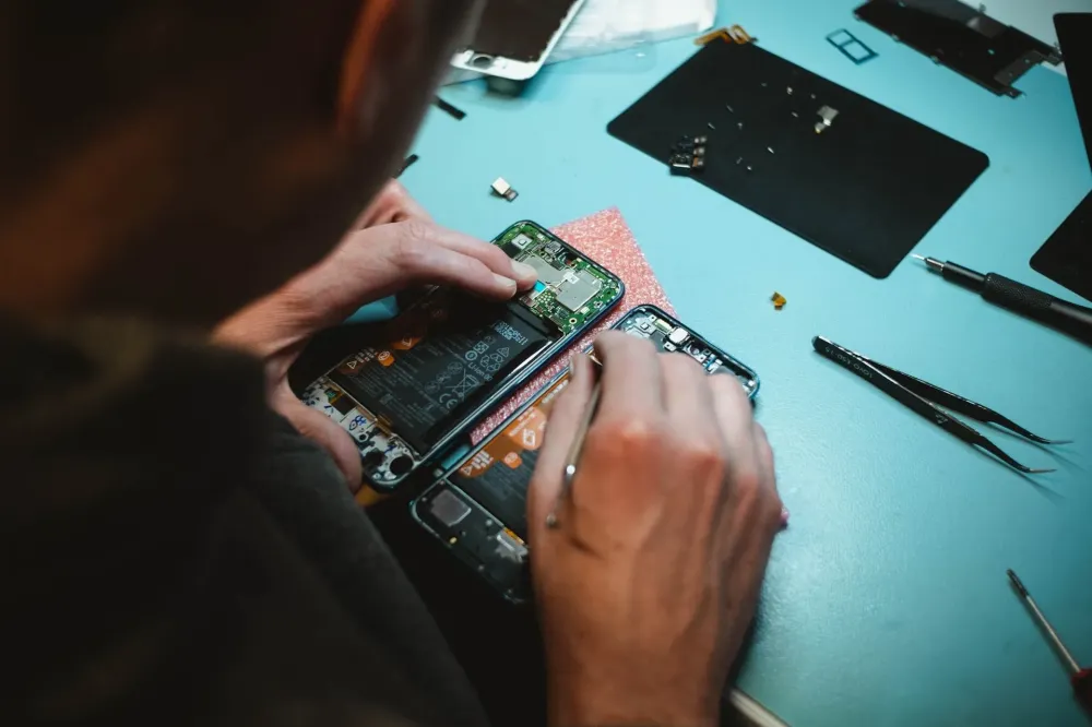 Réparation smartphone express près de La Roche-Vineuse